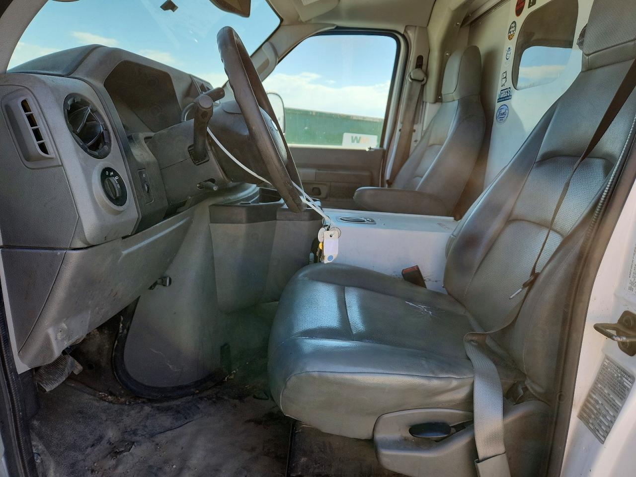 2016 Ford Econoline E350 Super Duty Cutaway Van