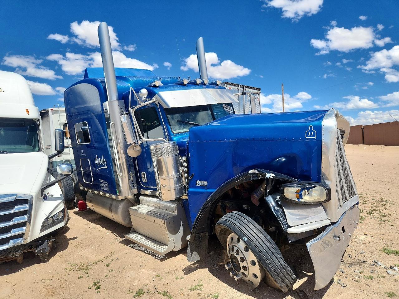 2014 Peterbilt 389 Semi Truck