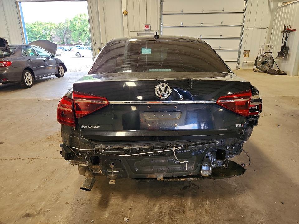 2017 Volkswagen Passat R-line