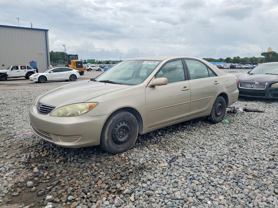 2005 Toyota Camry le