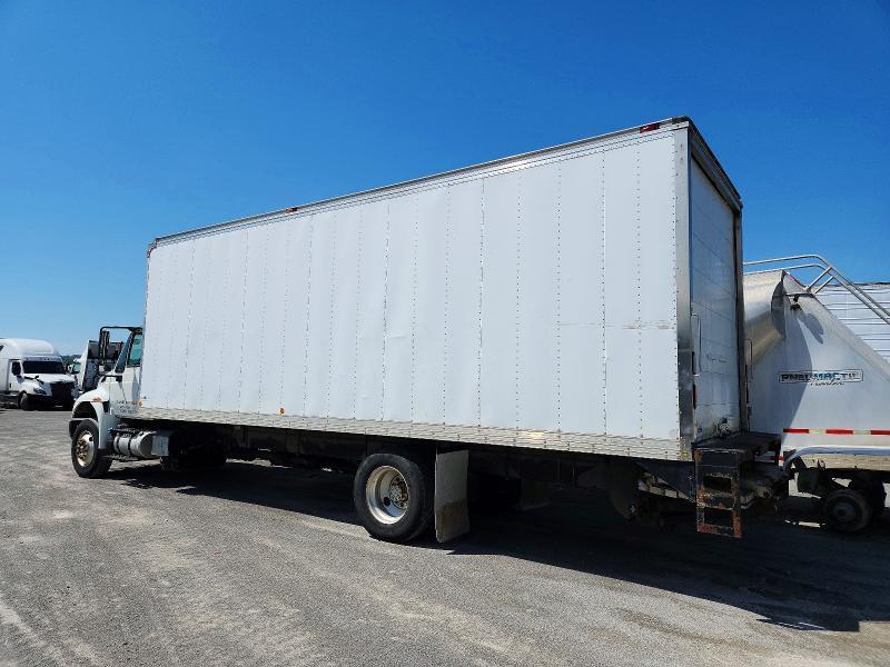 2015 International 4300 box Truck