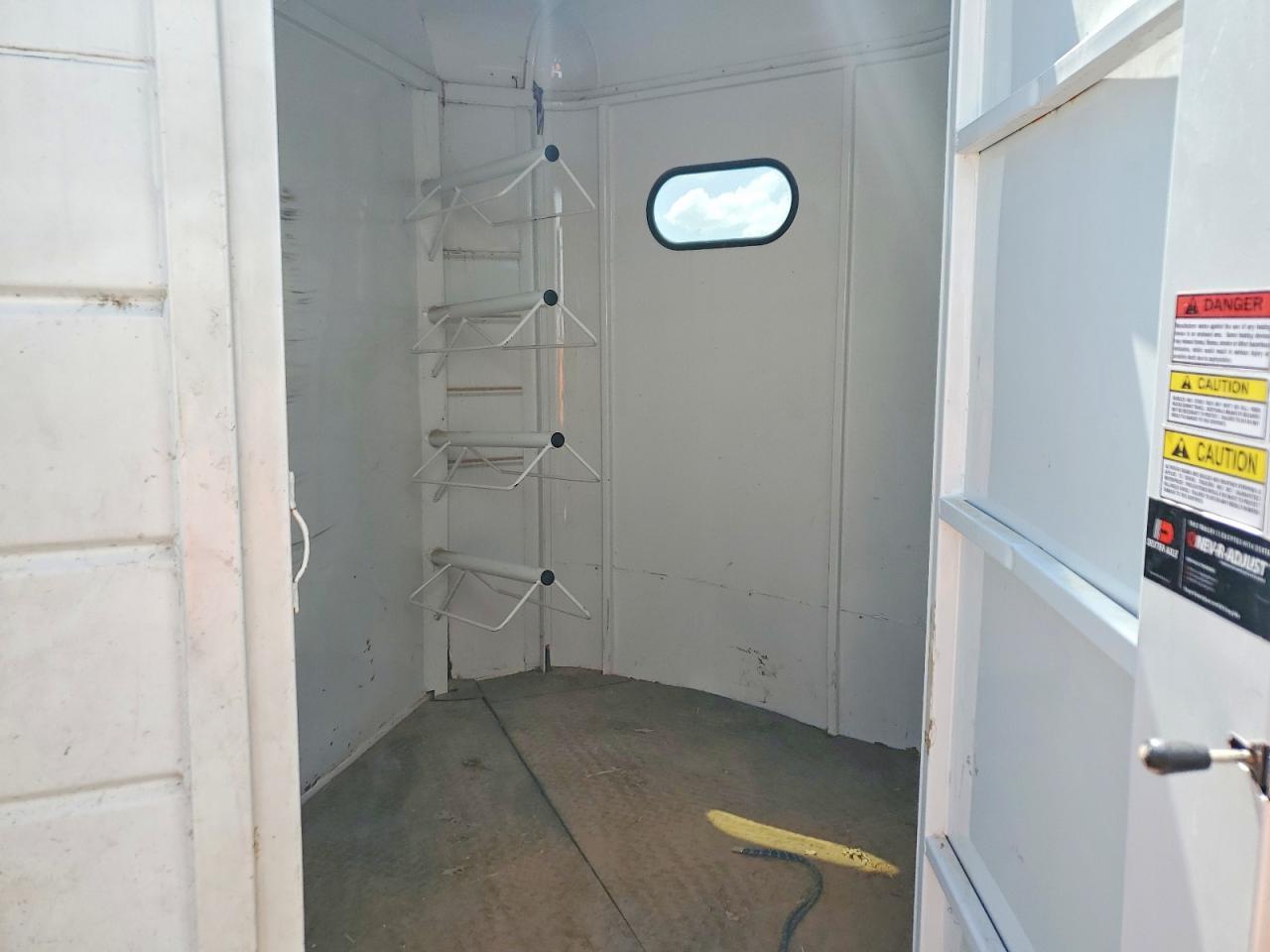 2011 Unknown 2011 Contract Manufacturer CMH0643-18 Livestock TR