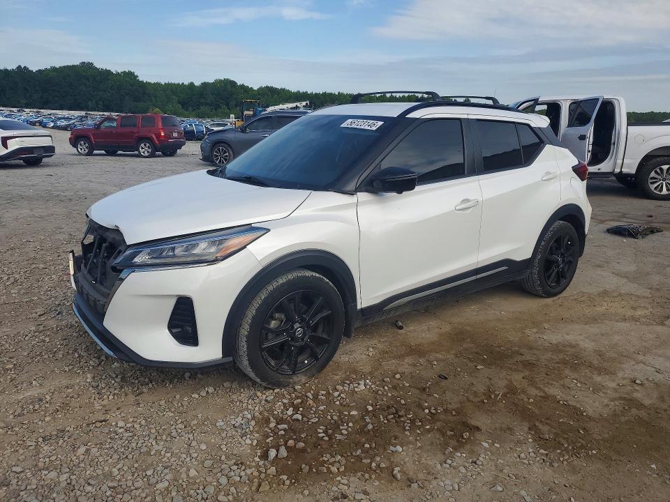 2021 Nissan Kicks sr