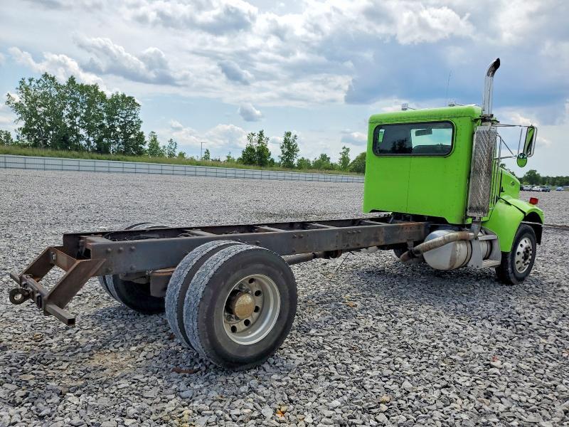 2003 Ptrb 2003 Peterbilt 330 Truck Cab AND Chassis