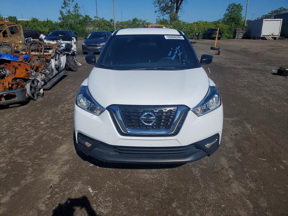 2019 Nissan Kicks s