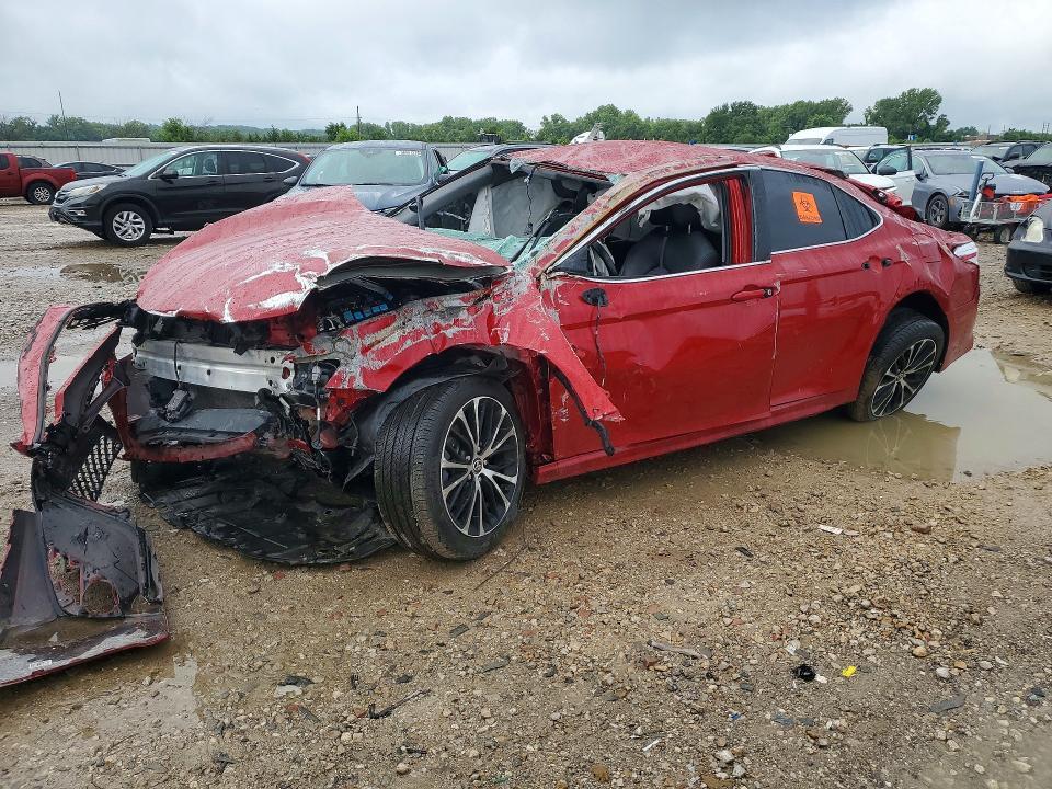 2020 Toyota Camry se