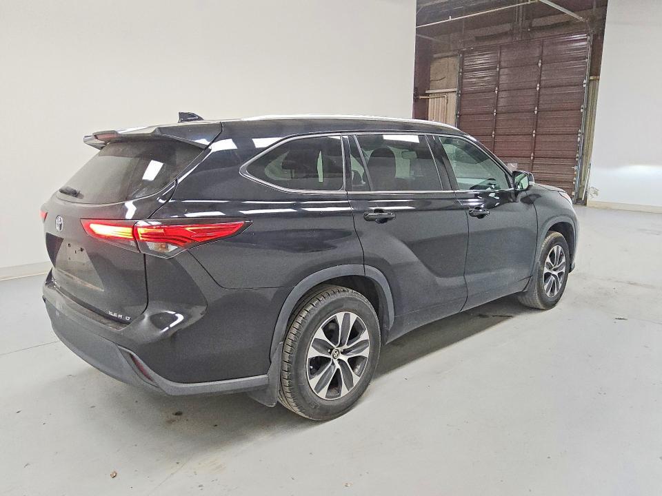 2021 Toyota Highlander xle