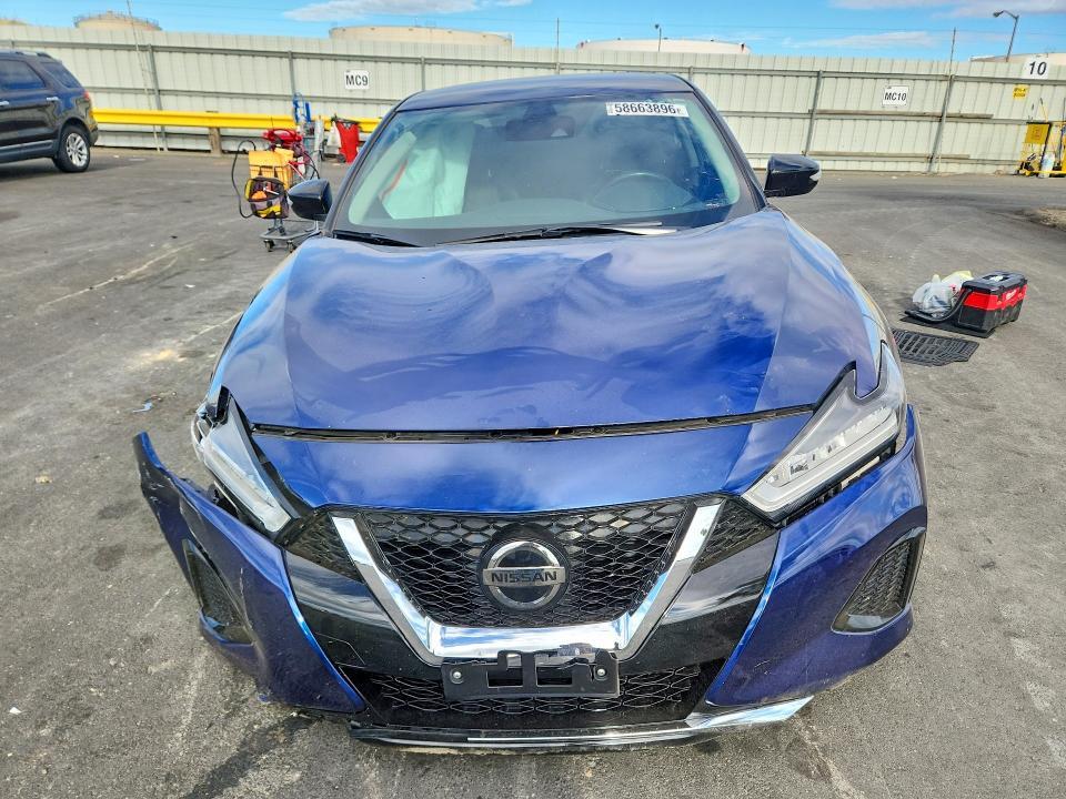 2021 Nissan Maxima sv