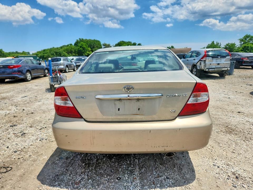 2004 Toyota Camry le V6