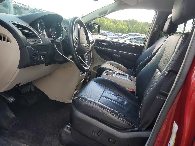 2016 Chrysler Town & Country lx