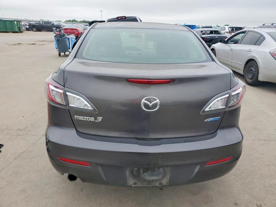 2013 Mazda 3 I