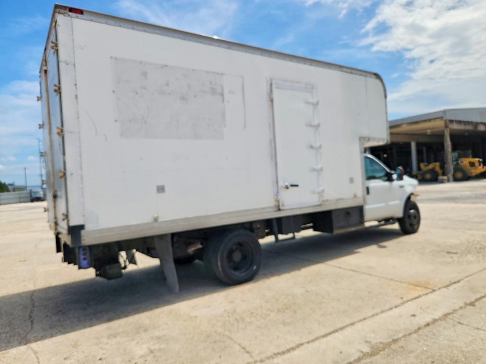 2003 Ford F550 BOX Truck