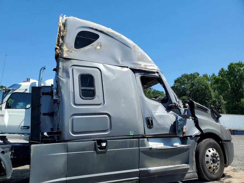 2023 Freightliner Cascadia 126 Semi Truck