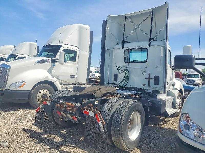 2017 Kenworth T680 Semi Truck