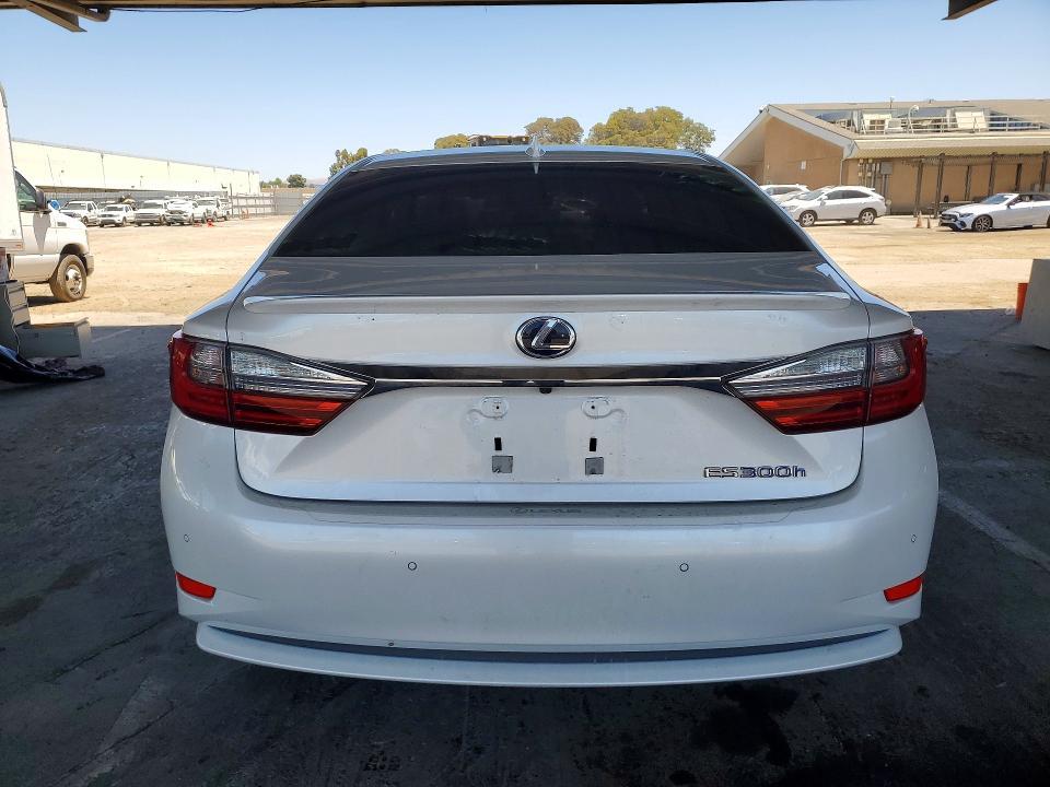 2016 Lexus Es 300h