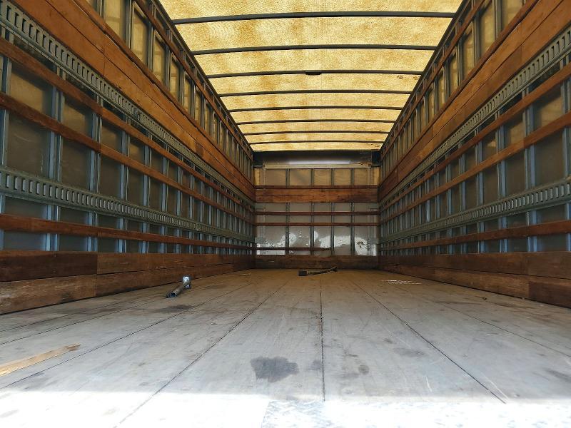2013 Hino 258/268 box Truck