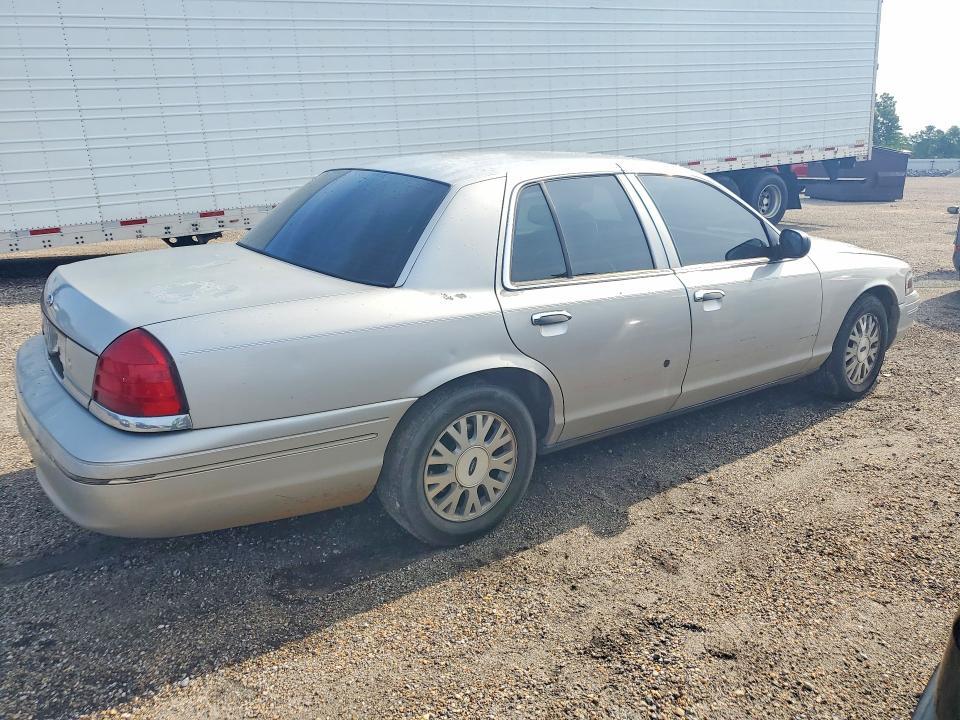 2004 Ford Crown Victoria lx