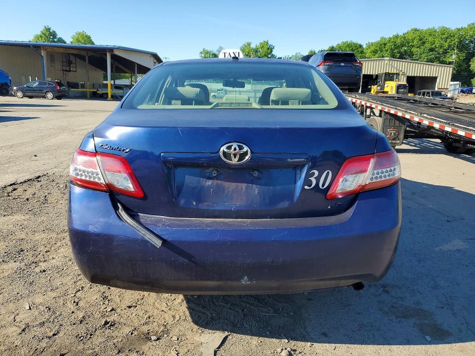 2011 Toyota Camry le
