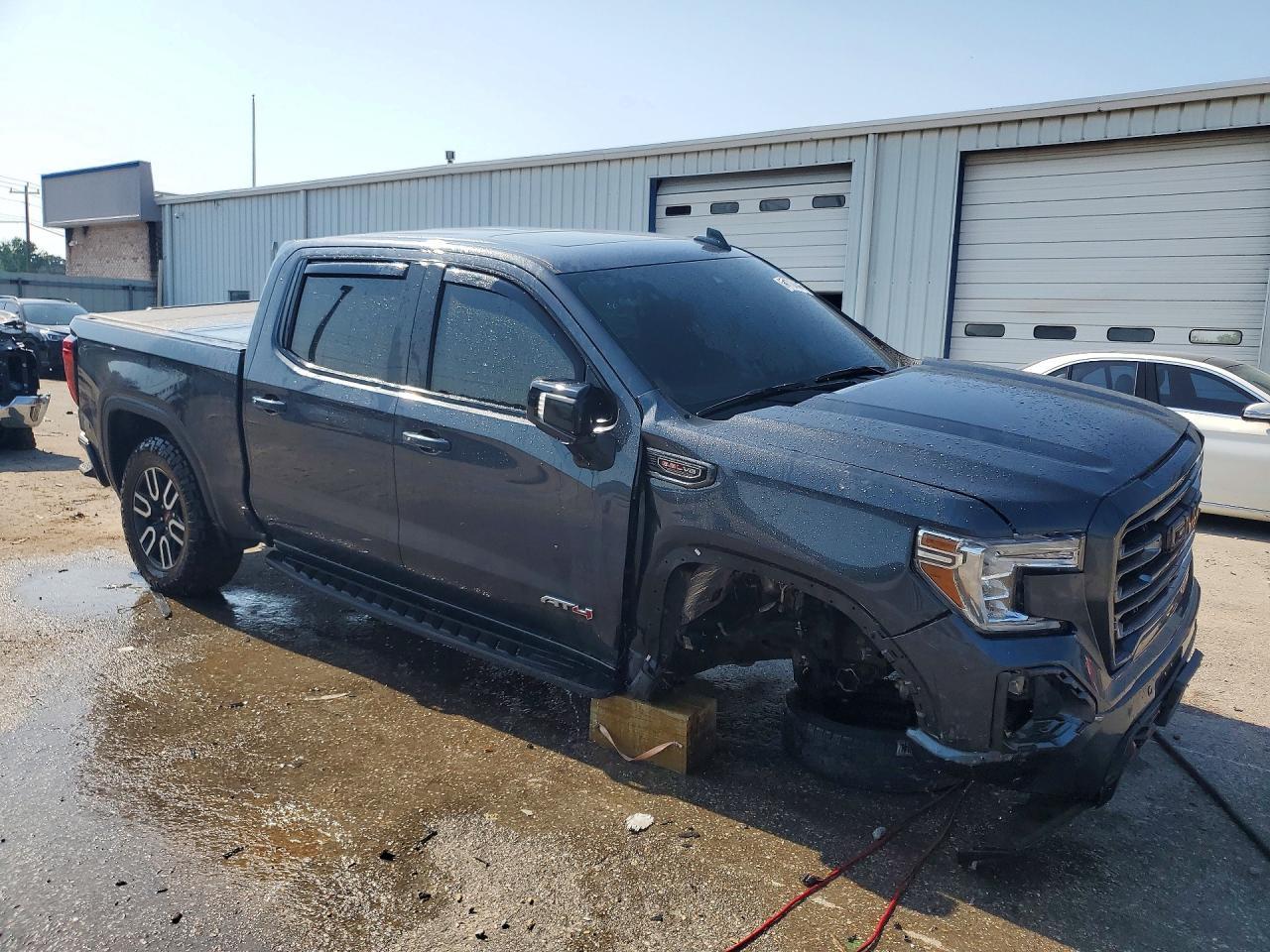 2022 GMC Sierra Limited K1500 AT4