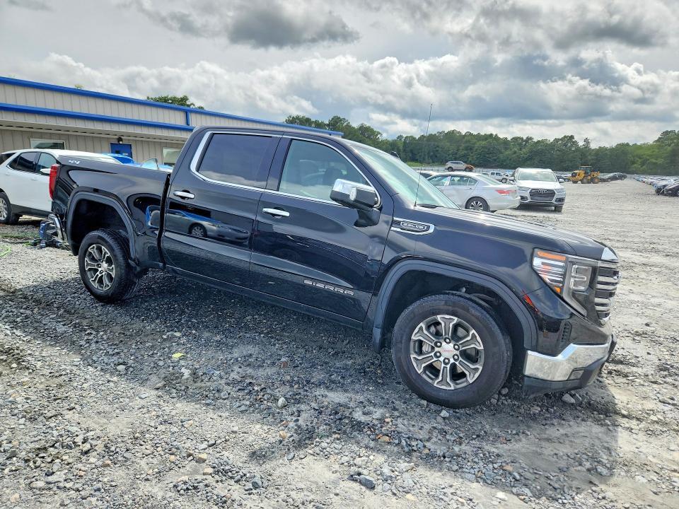 2025 GMC Sierra K1500 SLT