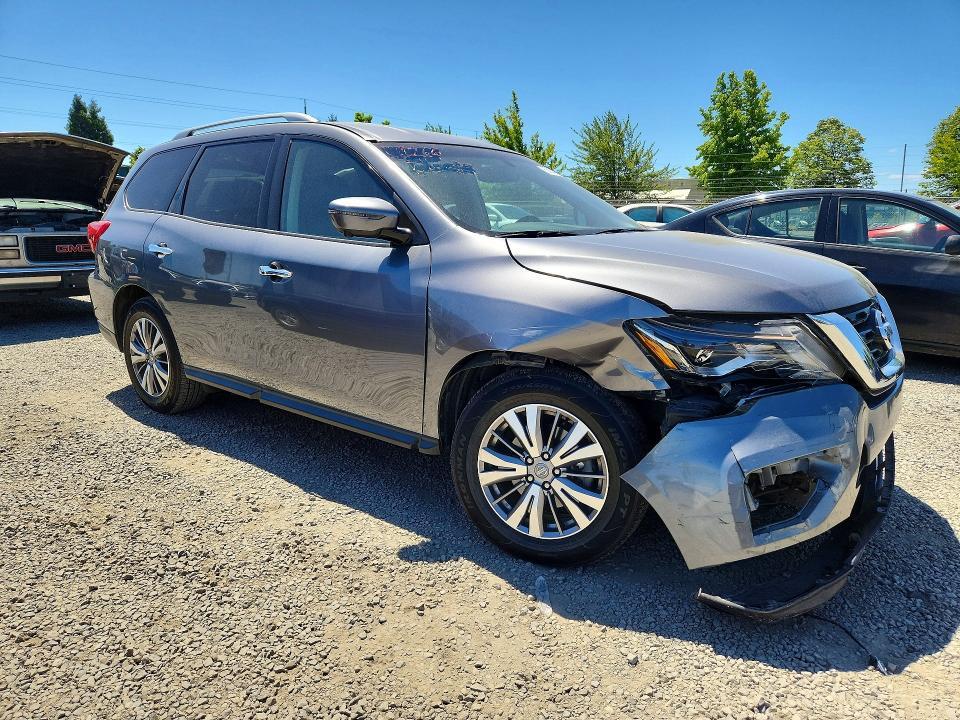 2019 Nissan Pathfinder sl