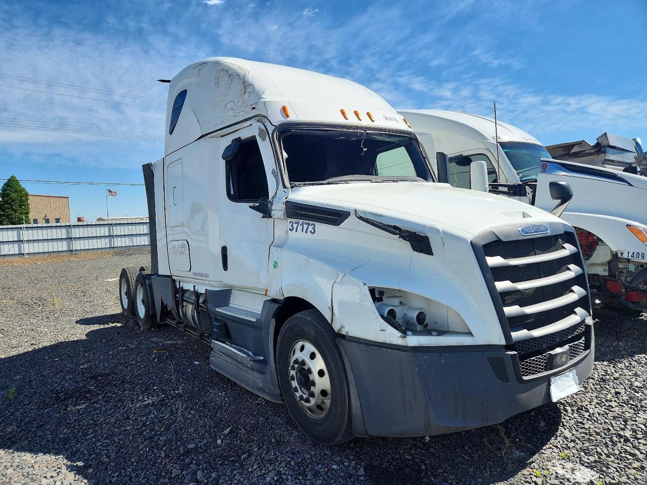 2022 Freightliner Cascadia 126 Semi Truck