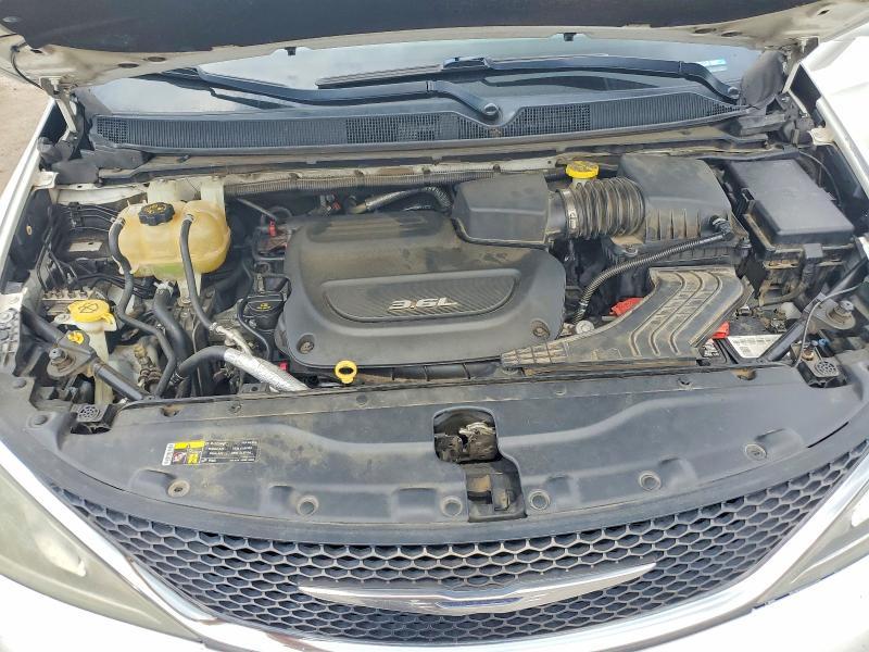 2017 Chrysler Pacifica Touring l