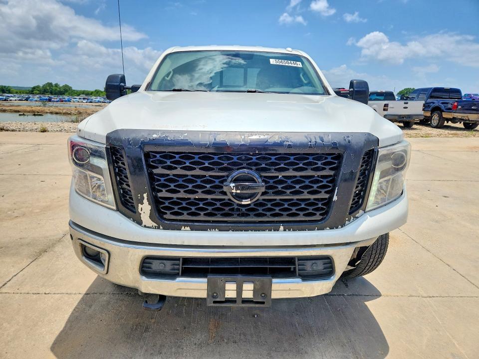 2017 Nissan Titan xd sl