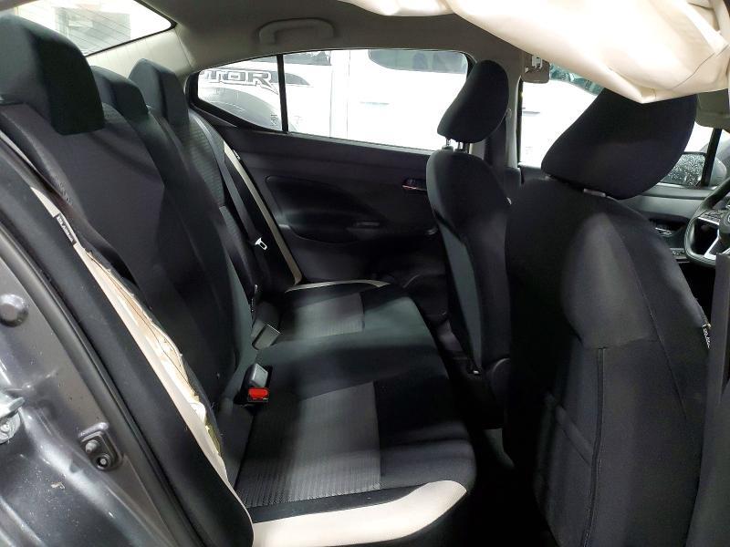 2022 Nissan Versa sv