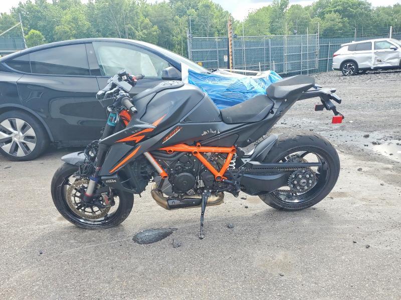 2025 KTM 1290 Super Duke R