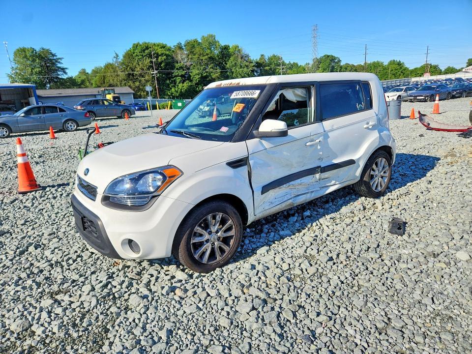 2013 KIA Soul +