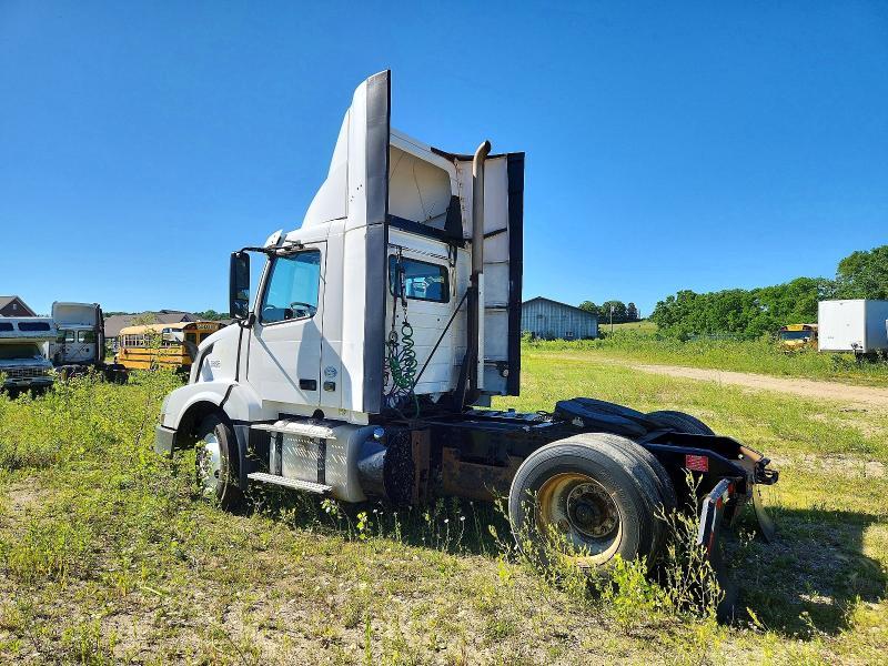 2016 Volvo VNL Semi Truck