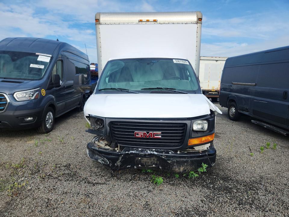 2017 GMC Savana BOX Truck