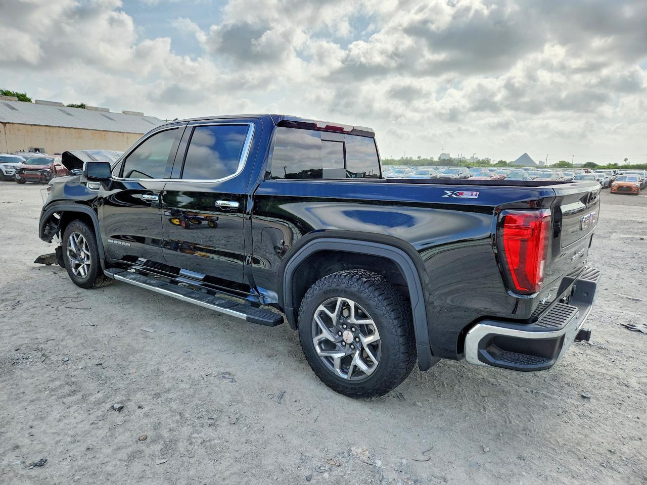 2024 GMC Sierra K1500 SLT