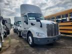 2017 Peterbilt 579 Semi Truck