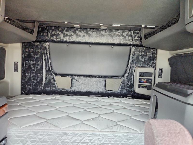2020 International LT625 Semi Truck