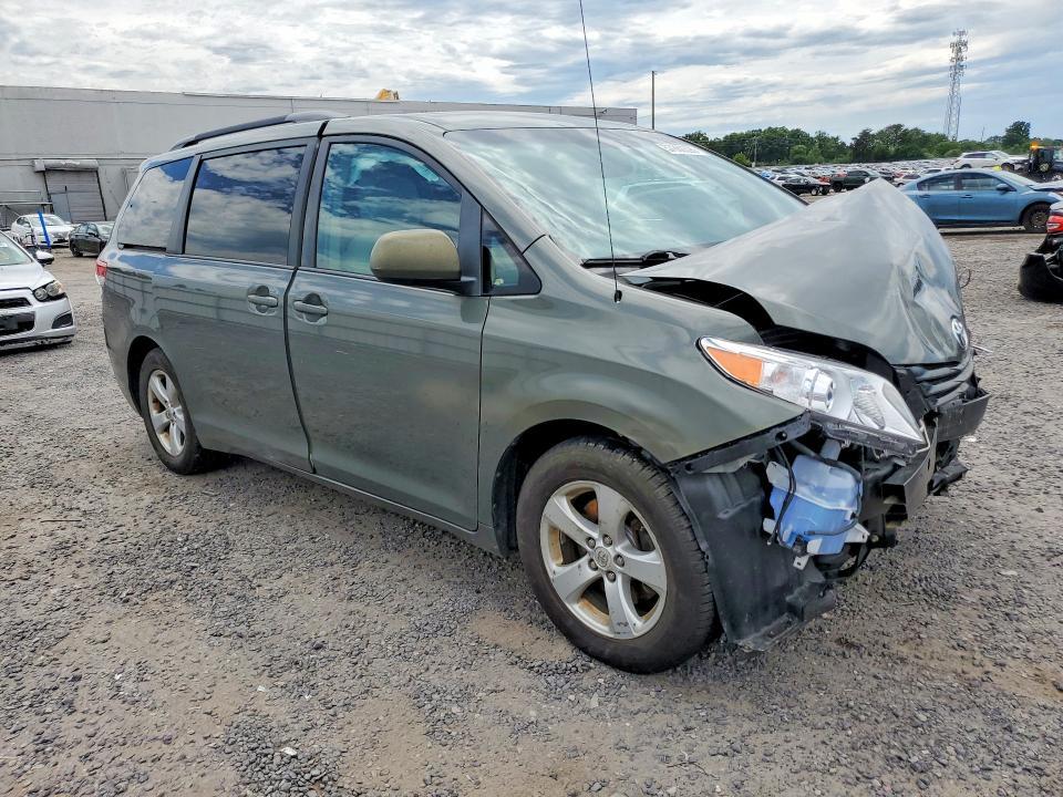 2011 Toyota Sienna le