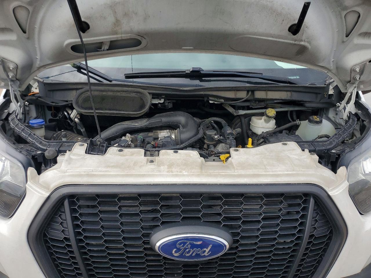 2022 Ford Transit Delivery Truck