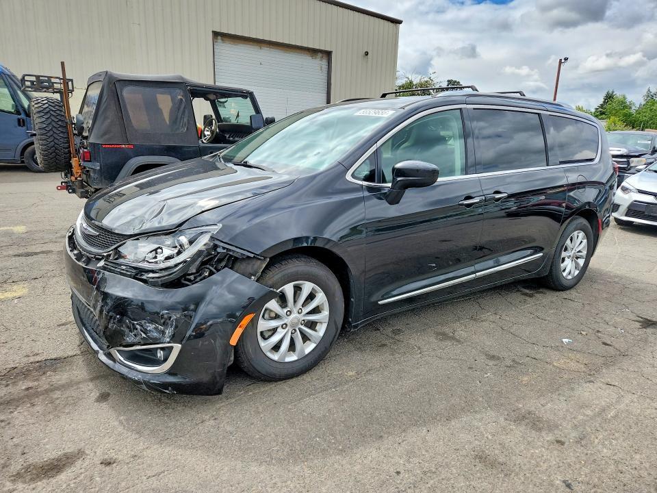 2019 Chrysler Pacifica Touring l