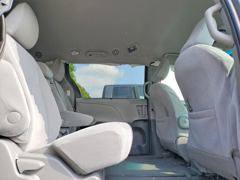 2015 Toyota Sienna le