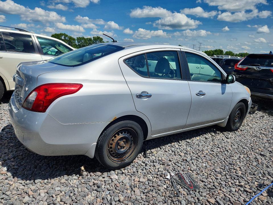 2012 Nissan Versa 1.6 s