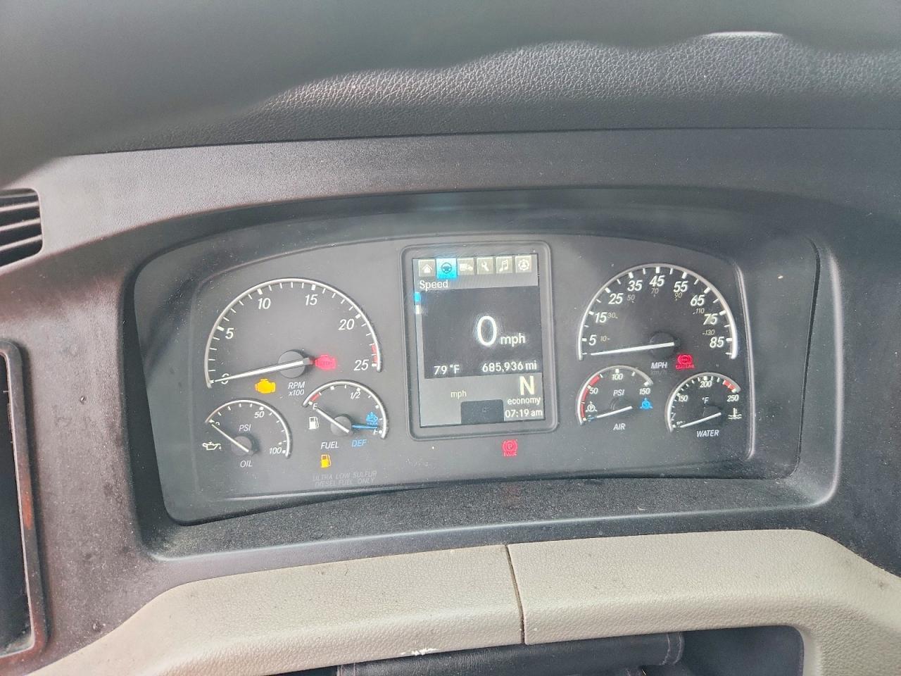 2020 Freightliner Cascadia 126 Semi Truck