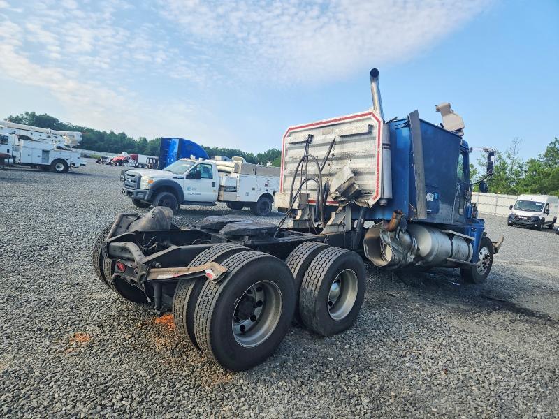 2001 International 9400I Semi Truck
