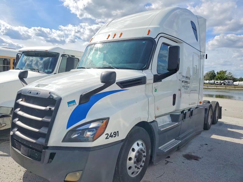 2020 Freightliner Cascadia 126 Semi Truck