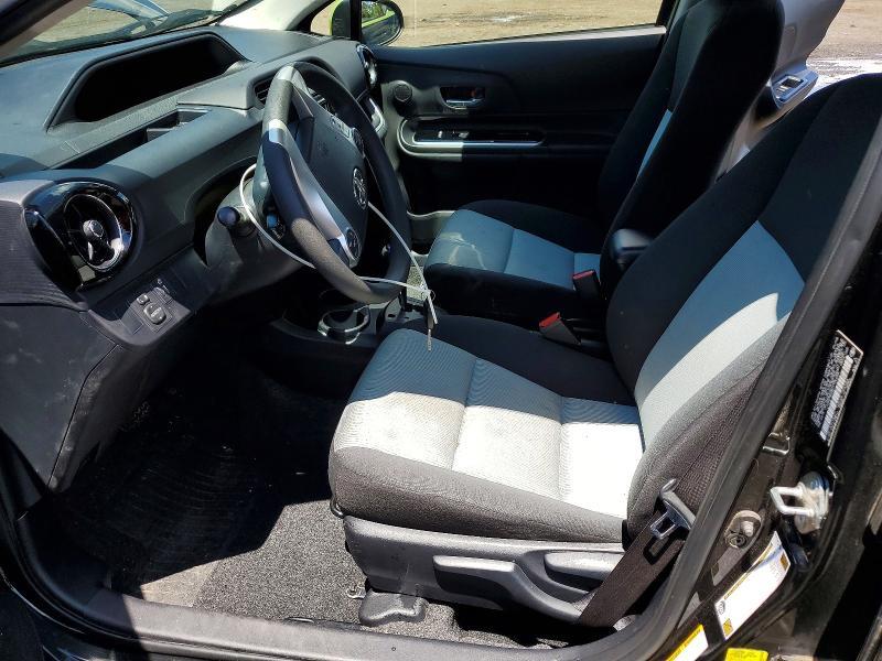 2016 Toyota Prius c Persona Special Edition