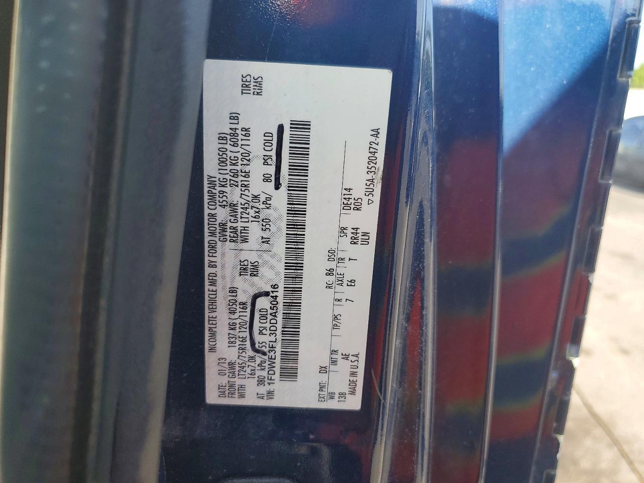 2013 Ford Econoline E350 Super Duty Cutaway Van