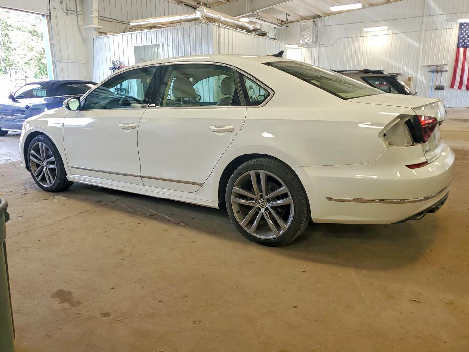 2017 Volkswagen Passat R-line