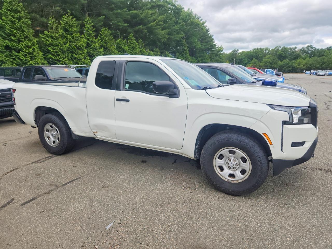2022 Nissan Frontier S