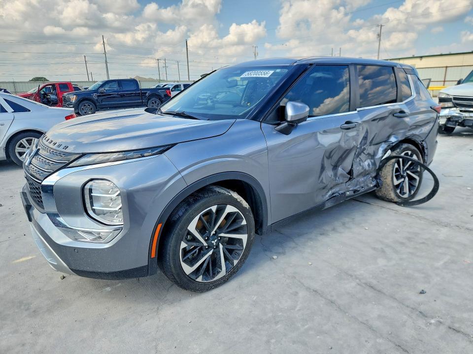 2023 Mitsubishi Outlander se