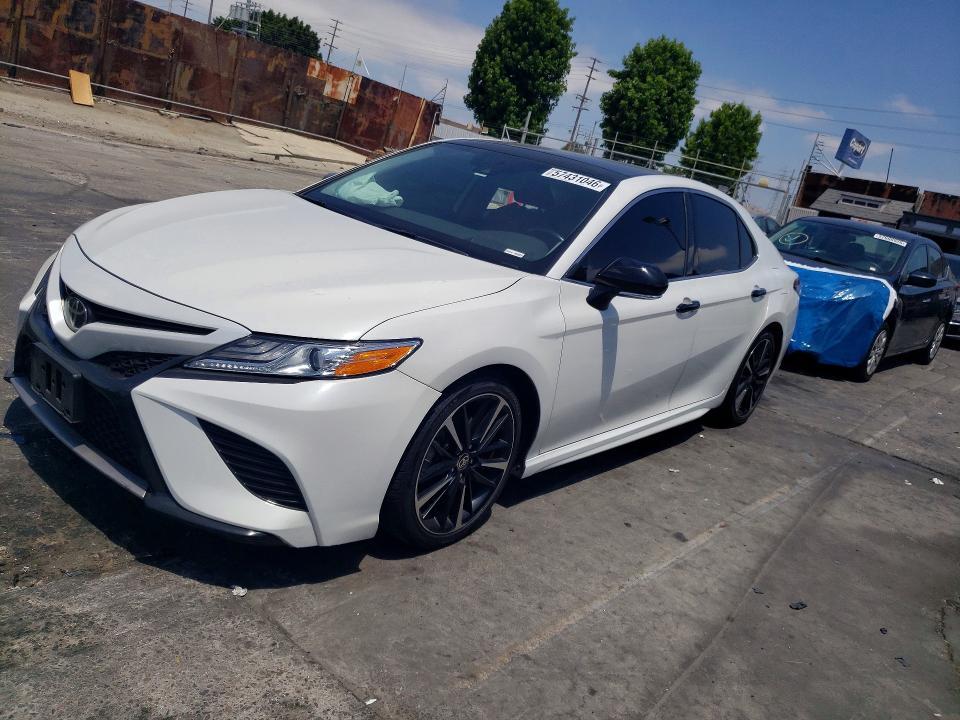 2020 Toyota Camry xse V6